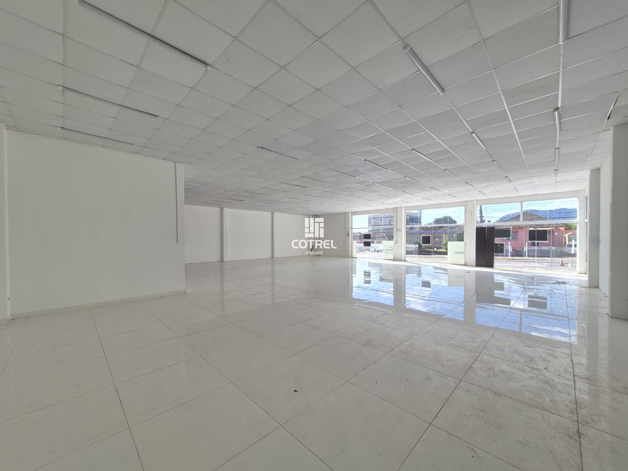 Pavilhão Comercial à Venda e Locação no bairro Noal em Santa Maria - RS
