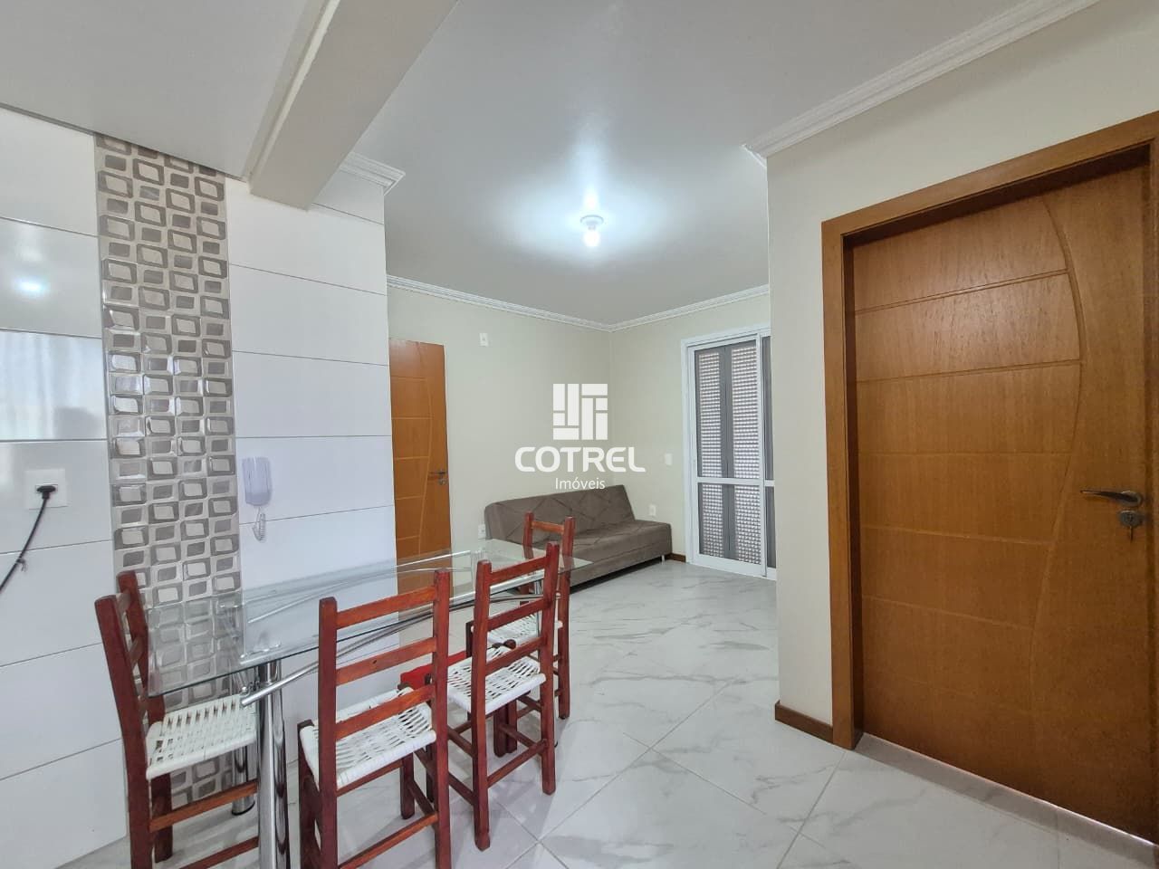 Apartamento Mobiliado à Venda 1 dormitório situado no bairro Camobi em Santa Mar