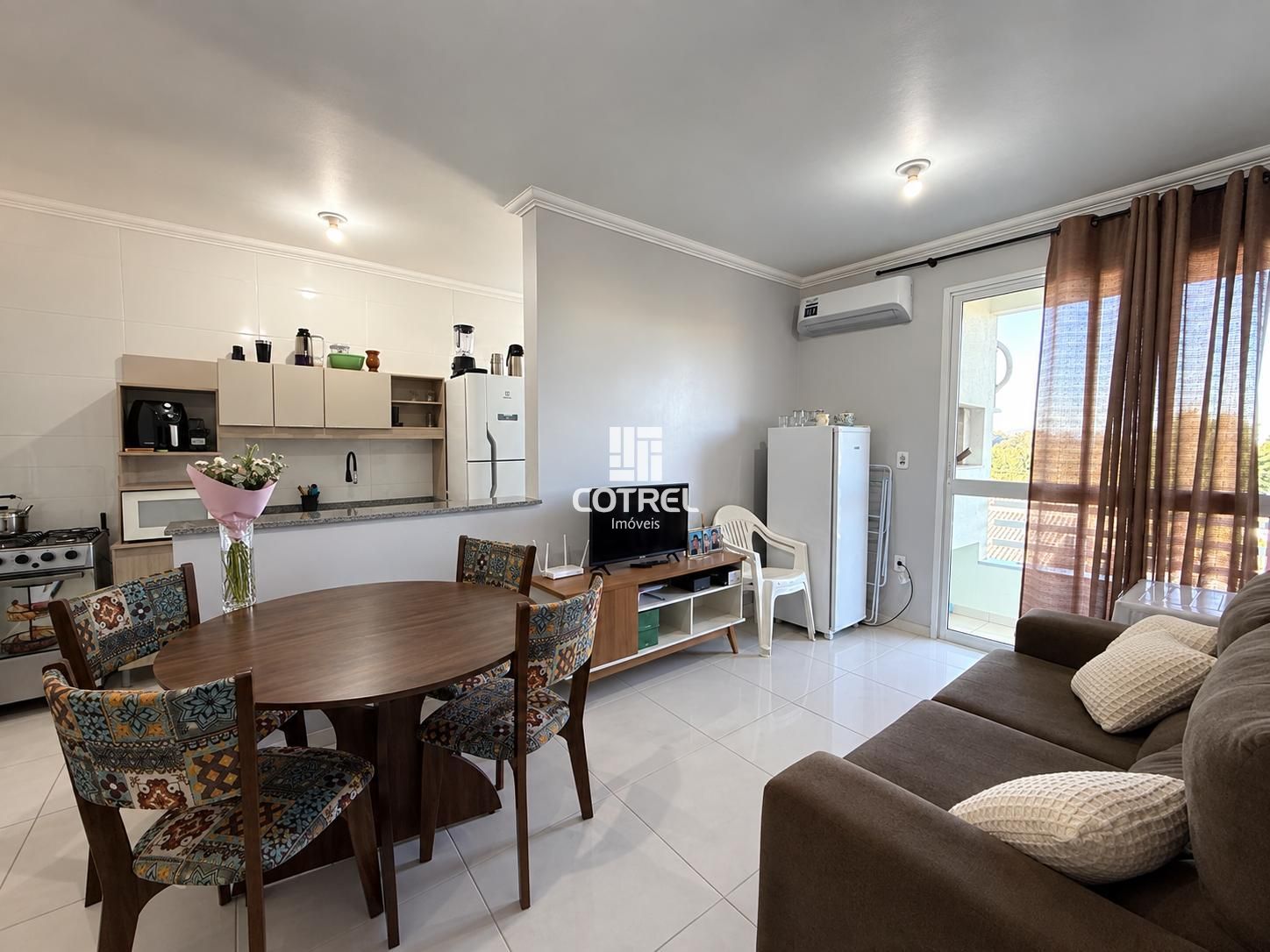 Apartamento à venda de 1 dormitório, localizado no  bairro Camobi