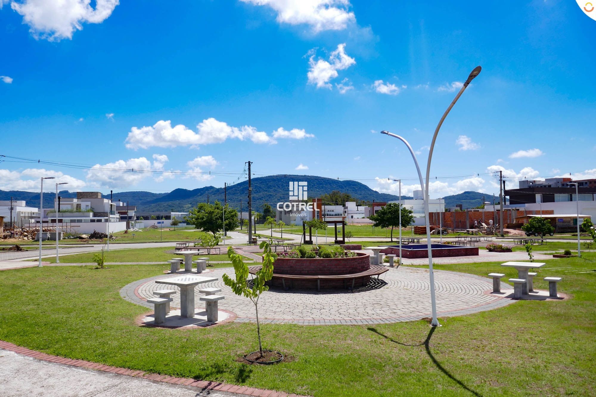 Terreno situado no condomínio fechado Residencial Bauhaus, bairro Camobi na cida
