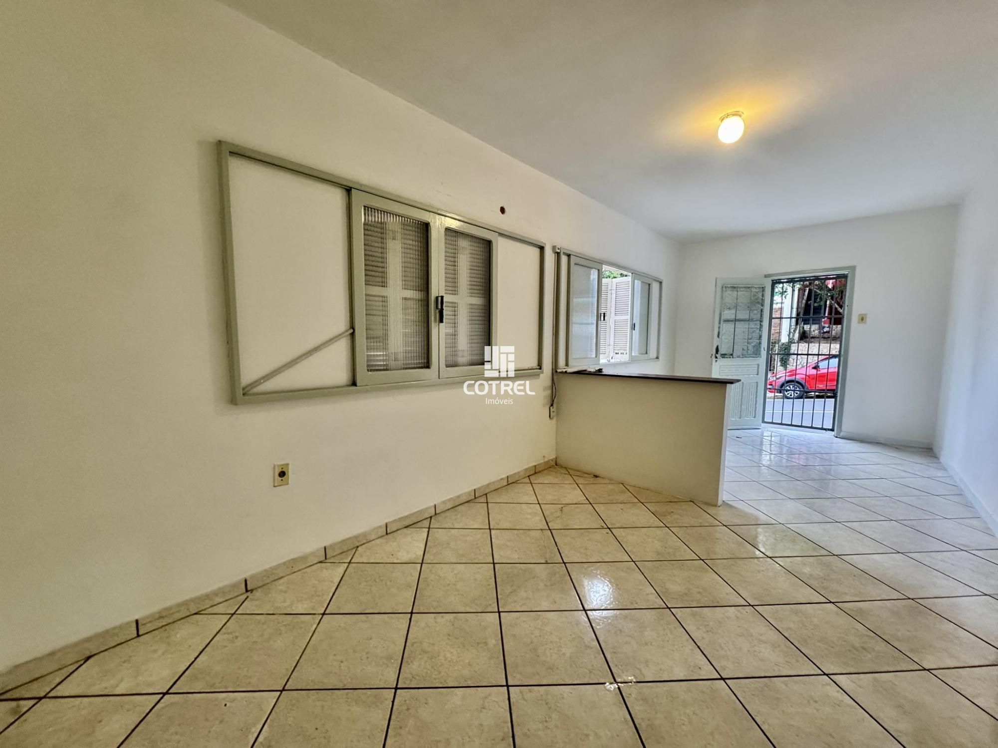 Casa comercial para locação 03 salas, 02 banheiros situada na Rua Duque de Caxia