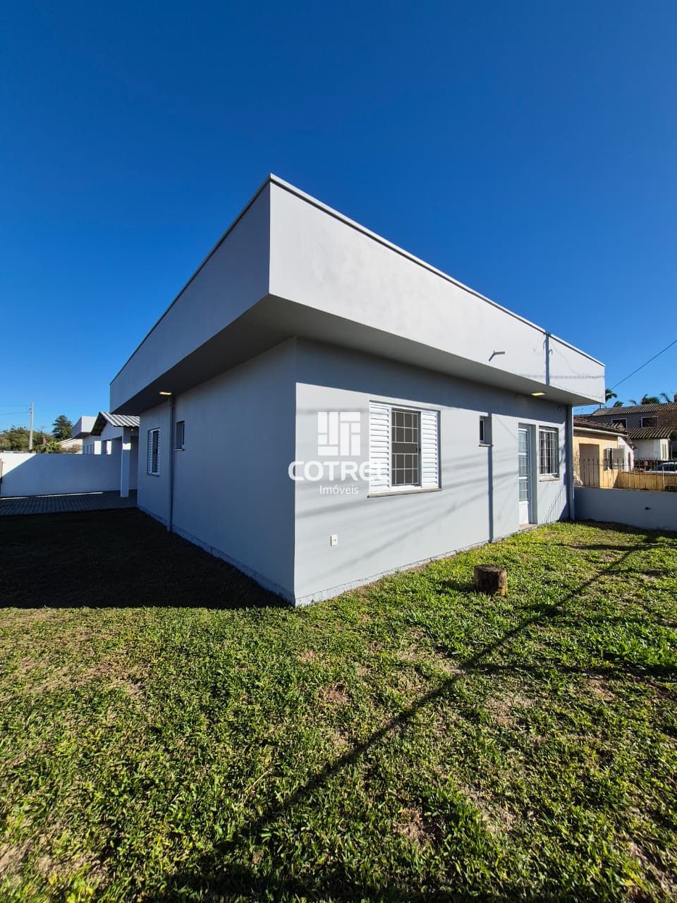 Casa para Locação 2 dormitórios sendo 1 suíte no Bairro Pé de Plátano em Santa M