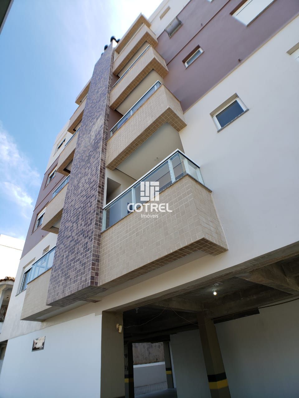 Apartamento para Locação 1 dormitório, 1 vaga de garagem situado no bairro Camob