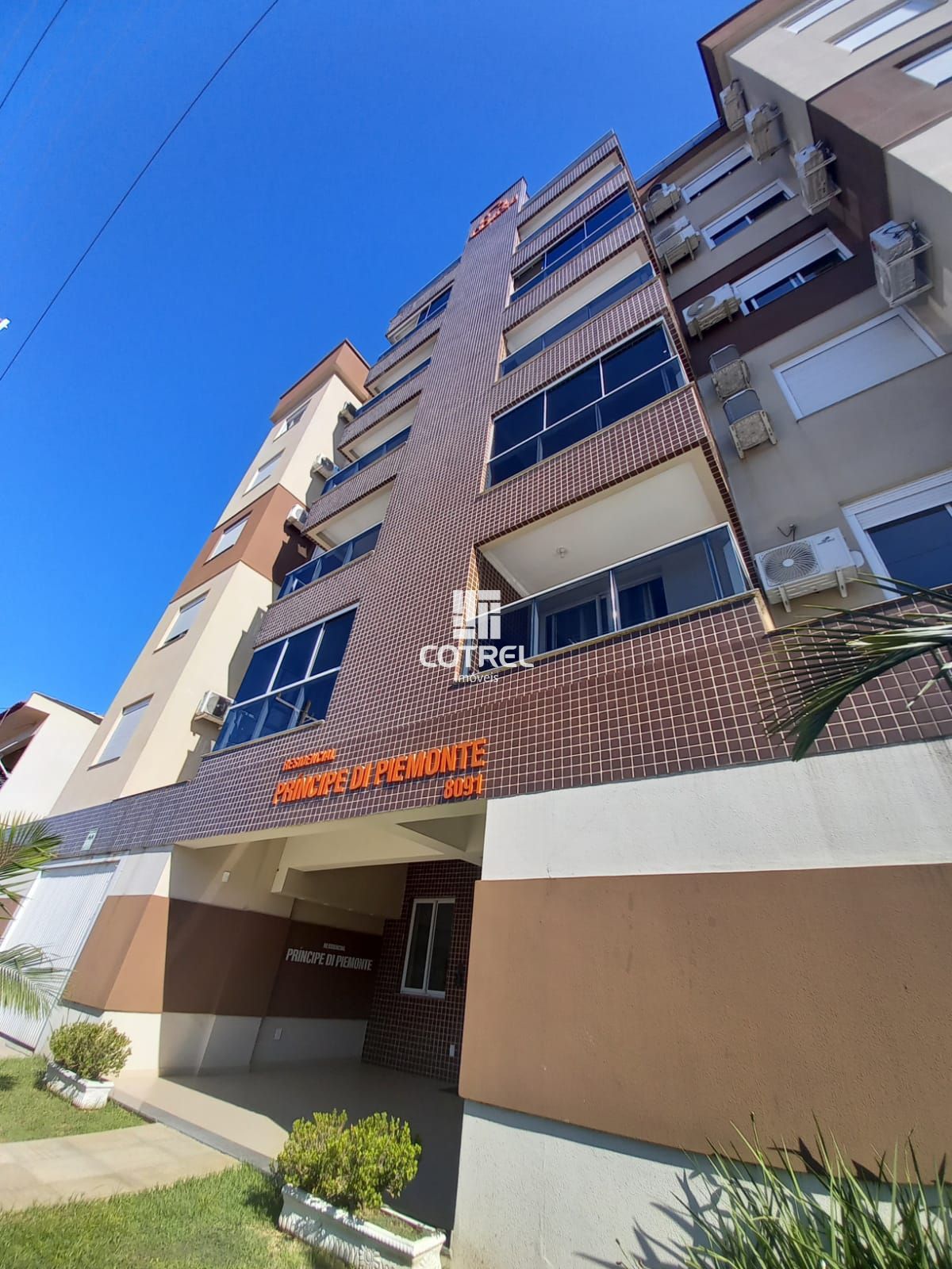 Cobertura mobiliada 3 dormitórios sendo 2 suítes e 2 vagas de garagem no Bairro