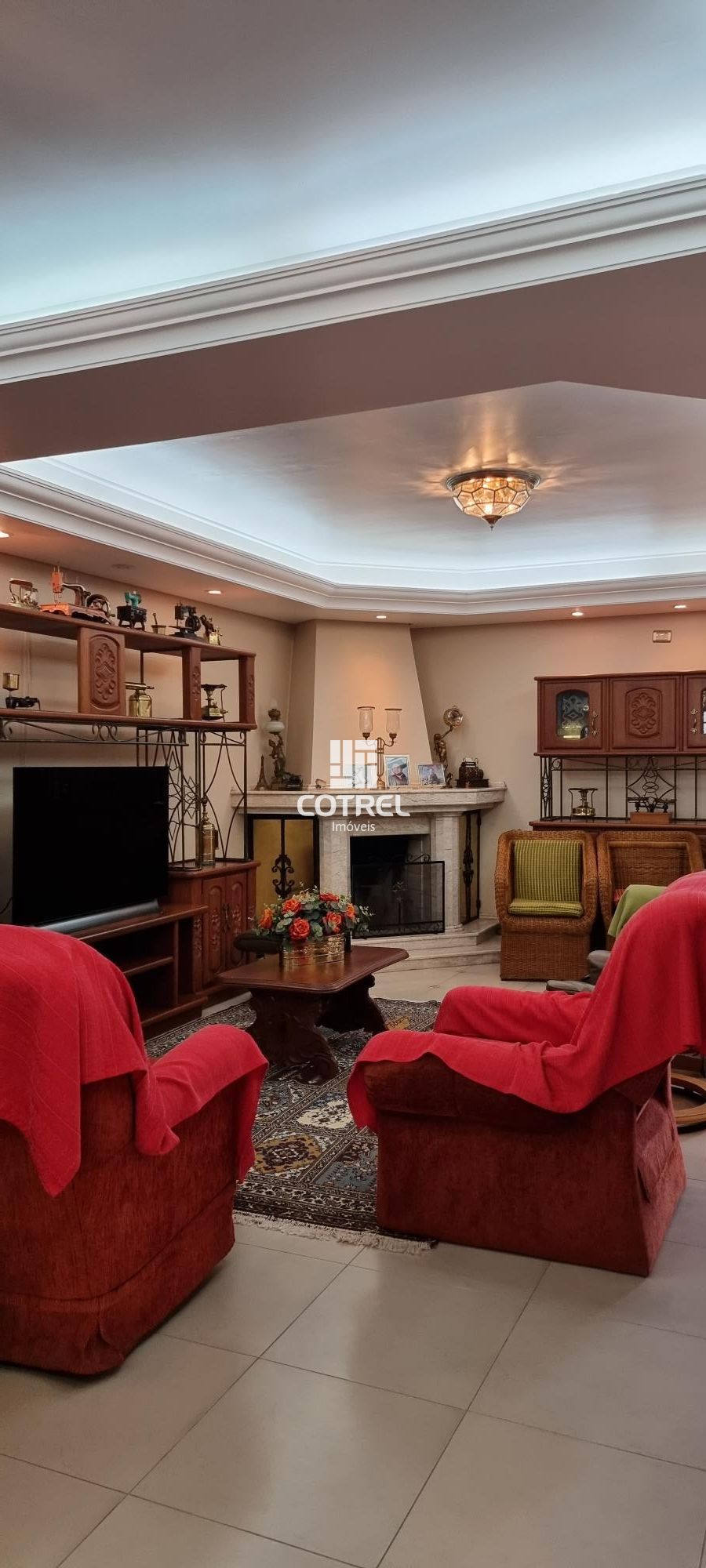 Linda casa com 4 dormitórios, sendo 3 suítes e 2 vagas de garagem na Avenida Lib