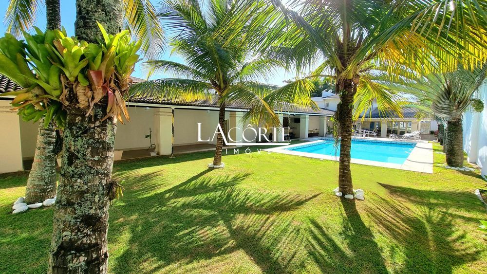 Casa de condomínio à venda com 850m² em Cabo Frio, RJ