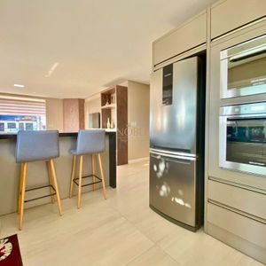 Apartamento com 156m², 3 dormitórios, 1 suíte, 1 vaga no bairro Stan em Torres para Comprar