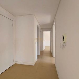 Apartamento com 109m², 3 dormitórios, 1 suíte, 2 vagas no San Pietro em Torres para Comprar