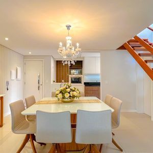 Apartamento com 204m², 3 dormitórios, 1 suíte, 2 vagas no Morada da Cal em Torres para Comprar