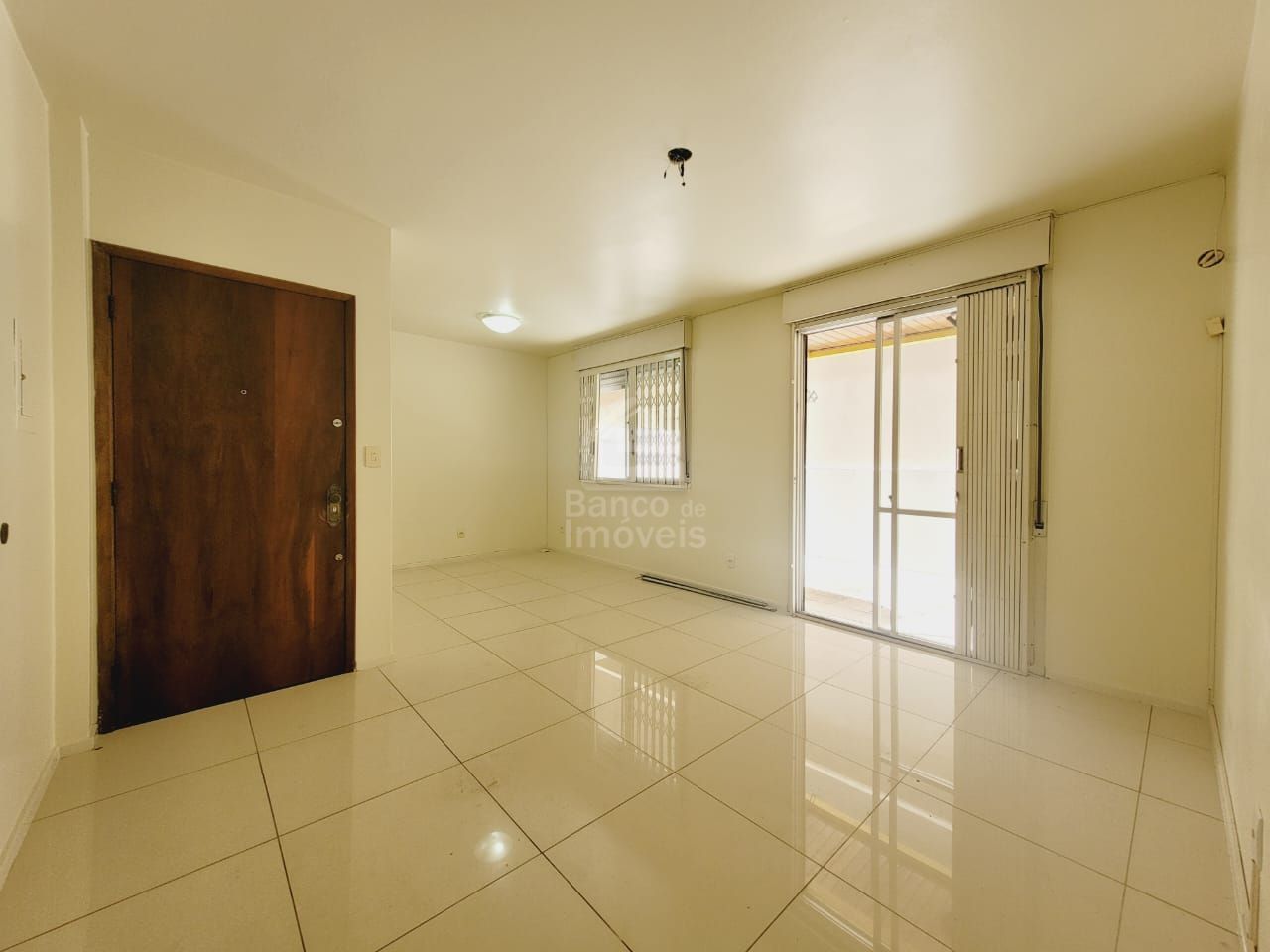 Apartamento à venda com 3 quartos, 105m² - Foto 1