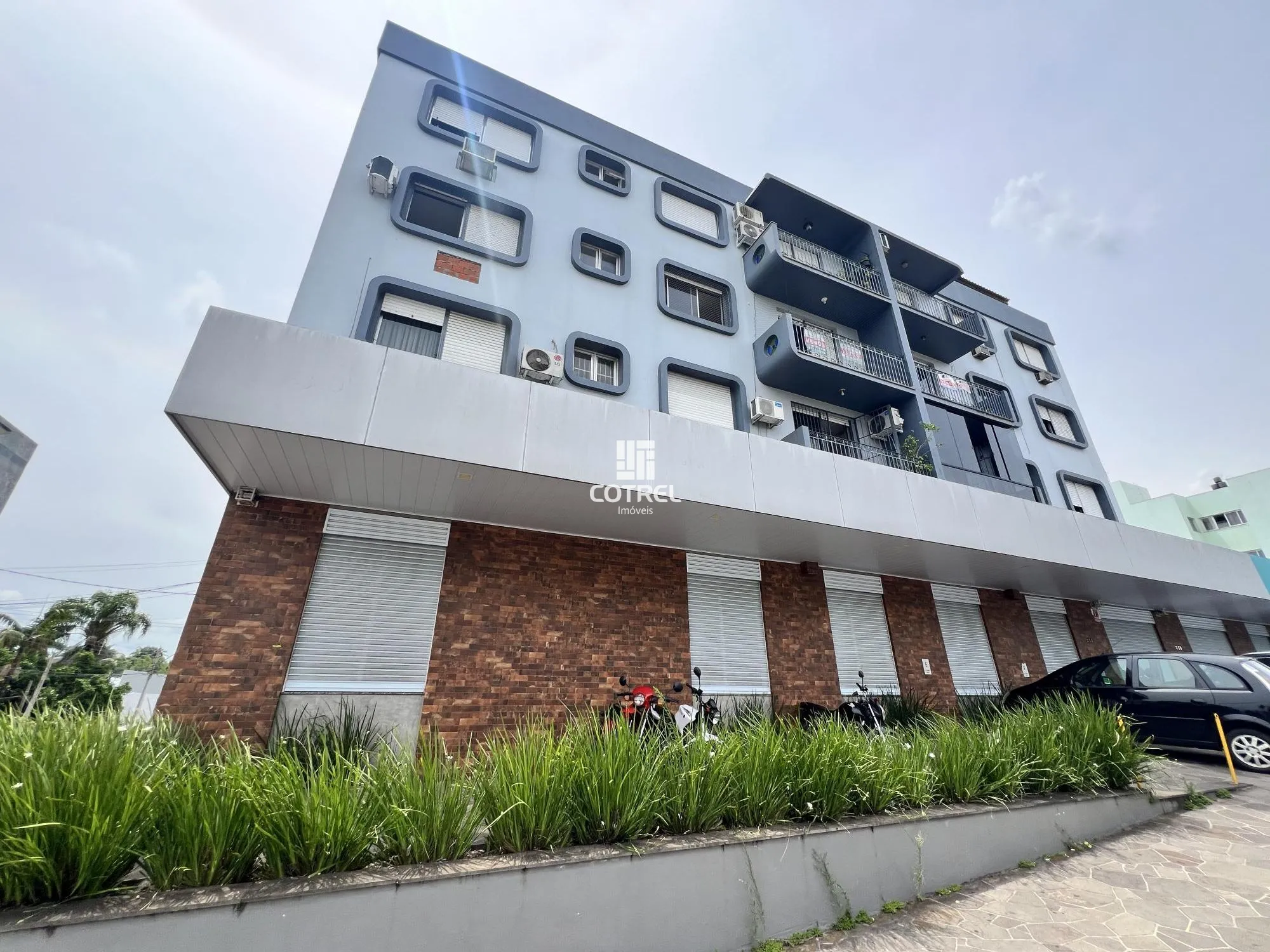 Apartamento para venda com 3 dormitórios, suíte e sacada em frente ao Peruzzo