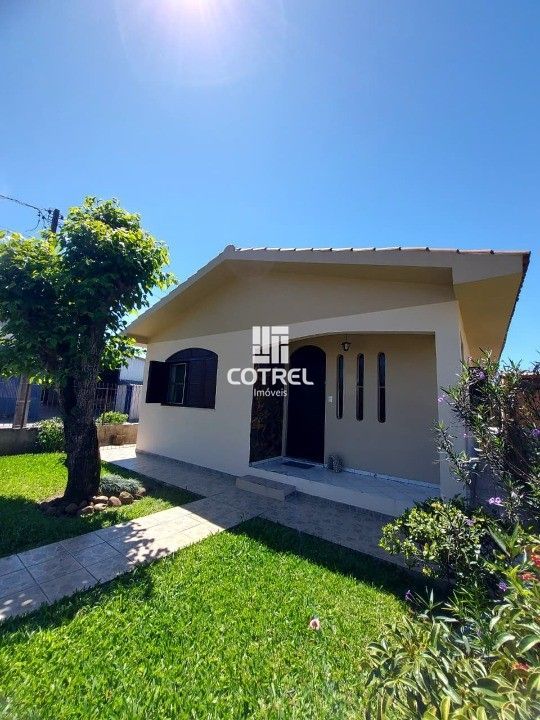 Casa Residencial à Venda com 3 dormitórios sendo 1 suíte no bairro Camobi