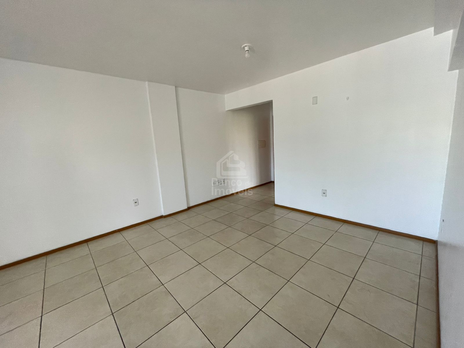 Apartamento para alugar com 2 quartos, 85m² - Foto 9