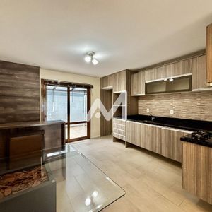 Sobrado e 2 dormitórios no bairro Universitário em Lajeado para Comprar