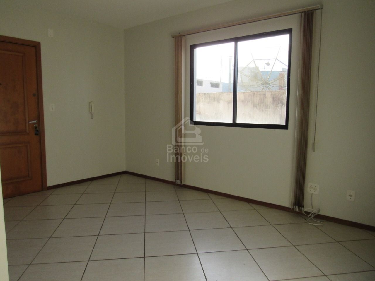 Apartamento à venda com 2 quartos, 79m² - Foto 2