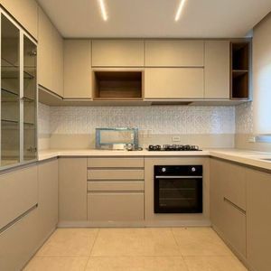 Casa com 180m², 3 dormitórios, 1 suíte, 4 vagas no bairro Novo Passo em Passo de Torres para Comprar