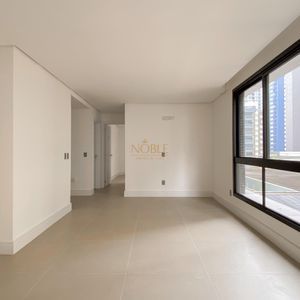 Apartamento com 77m², 2 dormitórios, 2 suítes, 1 vaga no Praça Quatro em Torres para Comprar