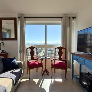 Apartamento com 68m², 2 dormitórios, 1 suíte, 1 vaga no Monet em Torres para Comprar