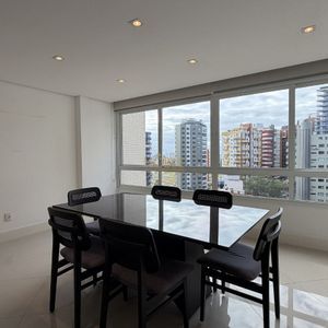 Apartamento com 120m², 4 dormitórios, 1 suíte, 2 vagas no Michelângelo em Torres para Comprar