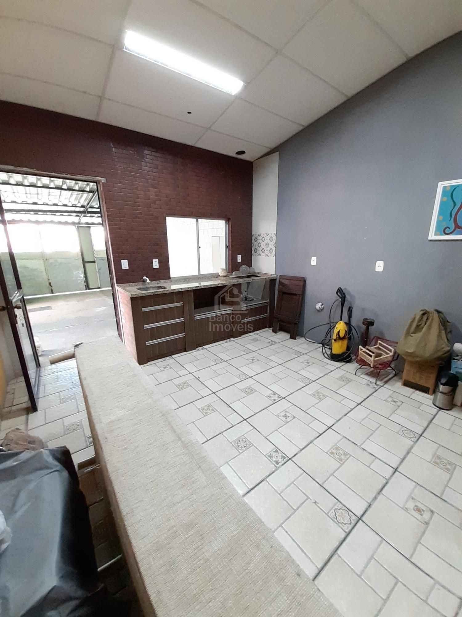 Casa à venda com 4 quartos, 180m² - Foto 13