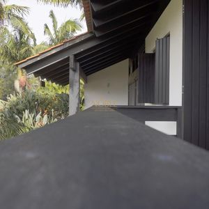 Casa com 260m², 5 dormitórios, 1 suíte, 2 vagas no bairro Praia Grande em Torres para Comprar