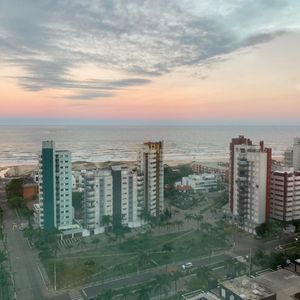 Apartamento com 103m², 3 dormitórios, 3 suítes, 2 vagas no Absoluto em Torres para Comprar