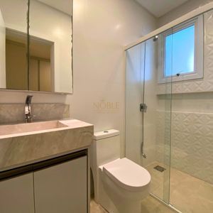 Casa com 230m², 3 dormitórios, 3 suítes, 4 vagas no Reserva das Águas em Torres para Comprar