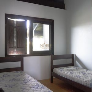 Casa com 260m², 5 dormitórios, 1 suíte, 2 vagas no bairro Praia Grande em Torres para Comprar