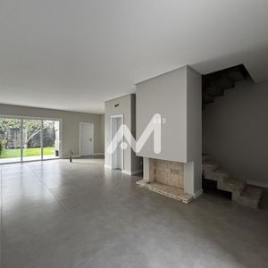 Sobrado com 186m² e 3 dormitórios no bairro Universitário em Lajeado para Comprar