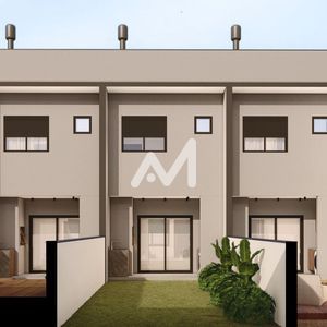 Sobrado com 102m² e 2 dormitórios no bairro Universitário em Lajeado para Comprar