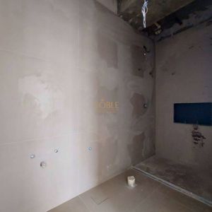 Apartamento com 83m², 2 dormitórios, 1 suíte, 2 vagas no Mirage em Torres para Comprar