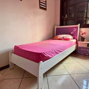 Casa com 145m², 3 dormitórios, 1 suíte, 2 vagas no bairro Igra Sul em Torres para Comprar