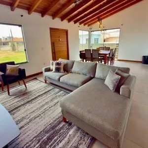 Casa com 159m², 4 dormitórios, 1 suíte no bairro Centro em Passo de Torres para Comprar