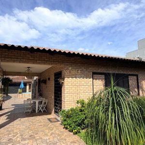 Casa com 240m², 4 dormitórios, 1 suíte, 3 vagas no bairro Praia da Cal em Torres para Comprar