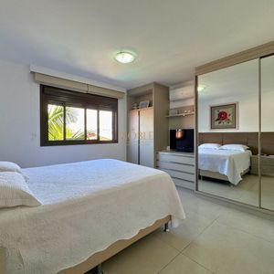 Cobertura com 180m², 3 dormitórios, 1 suíte, 2 vagas no Giverny em Torres para Comprar