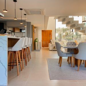 Casa de Condomínio com 375m², 4 dormitórios, 4 suítes, 2 vagas no Condomínio Ilhas Park em Torres para Comprar