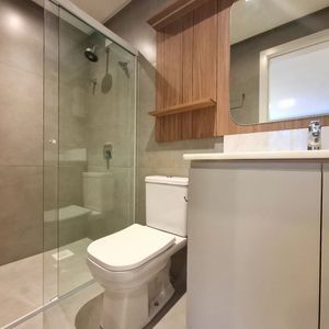 Apartamento com 77m², 2 dormitórios, 1 suíte, 2 vagas no Maui Residencial em Torres para Comprar