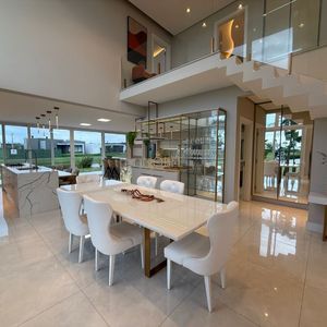 Casa de Condomínio com 359m², 4 dormitórios, 4 suítes, 2 vagas no Reserva das Águas em Torres para Comprar