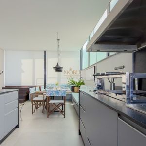 Cobertura com 220m², 3 dormitórios, 3 suítes, 2 vagas no Dona Iris em Torres para Comprar