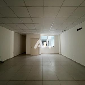 Sala Comercial com 82m² no bairro Centro em Lajeado para Comprar ou Alugar