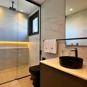 Casa de Condomínio com 476m², 5 dormitórios, 5 suítes, 2 vagas no Ocean Side em Torres para Comprar