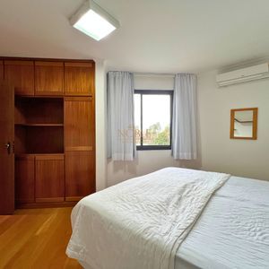 Apartamento com 190m², 3 dormitórios, 1 suíte, 2 vagas no Casa Blanca em Torres para Comprar