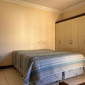 Casa com 300m², 3 dormitórios, 3 suítes, 4 vagas no bairro Centro em Torres para Comprar