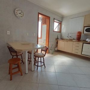 Apartamento com 142m², 3 dormitórios, 1 suíte, 2 vagas no Torre de La Cité em Torres para Comprar