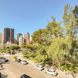 Apartamento com 92m², 2 dormitórios, 1 suíte, 1 vaga no Solar da Praça em Torres para Comprar