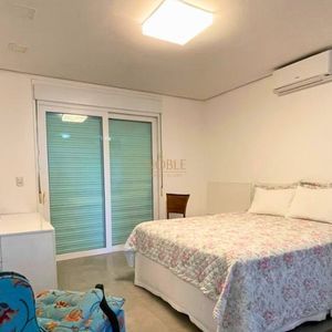 Casa de Condomínio com 338m², 4 dormitórios, 3 suítes, 2 vagas no Ocean Side em Torres para Comprar