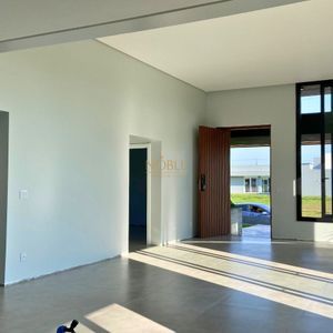Casa com 201m², 3 dormitórios, 3 suítes, 2 vagas no Reserva das Águas em Torres para Comprar