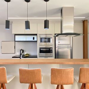 Apartamento com 77m², 2 dormitórios, 1 suíte, 1 vaga no Maui Residencial em Torres para Comprar