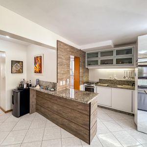 Apartamento com 92m², 2 dormitórios, 1 suíte, 1 vaga no Solar da Praça em Torres para Comprar