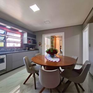 Casa, 3 dormitórios, 1 suíte, 2 vagas no bairro Stan em Torres para Comprar